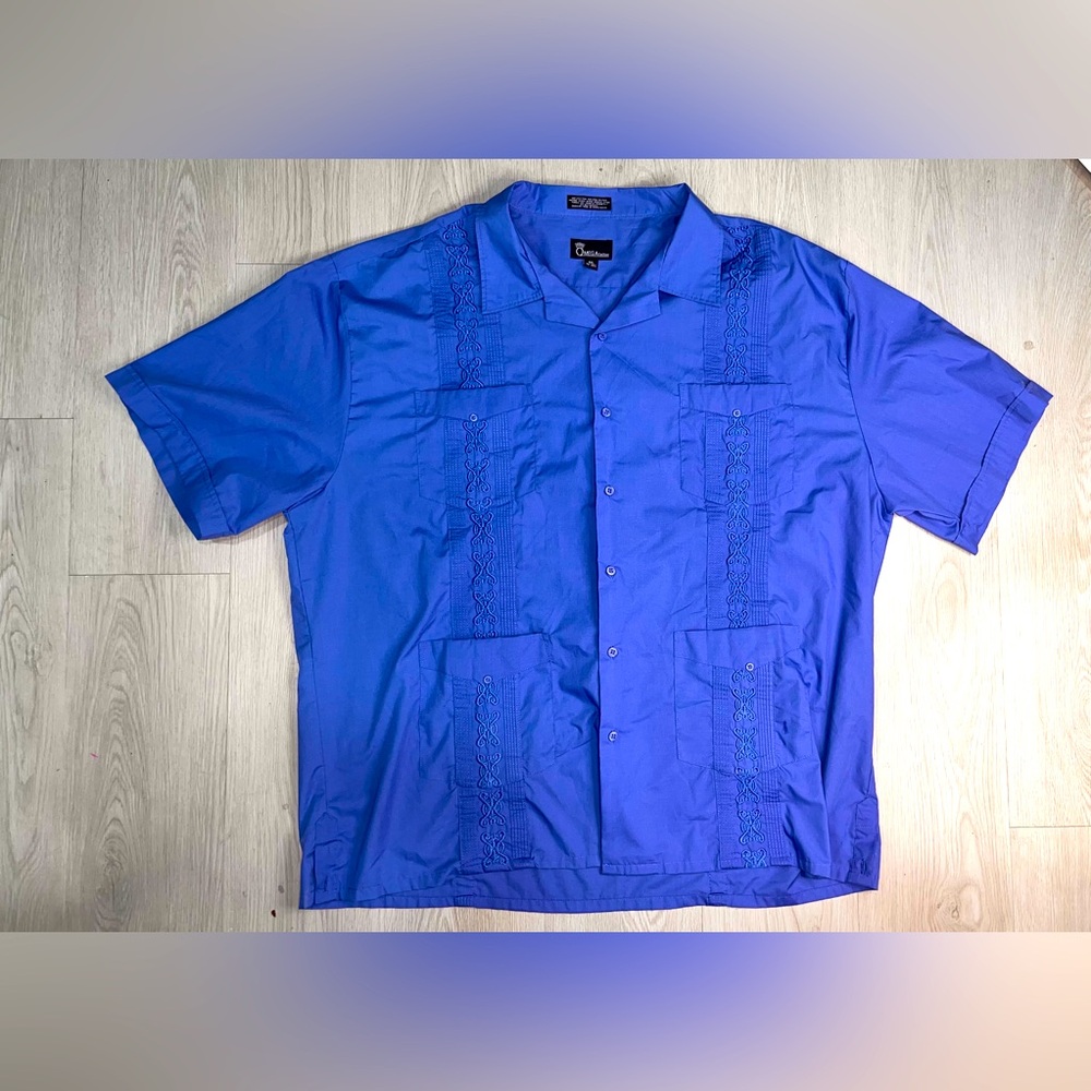 OMEGA Fashion Cuban
Guayabera Blue Short Sleeve Shirt
Size 4XL / 20-20‎ 1/2